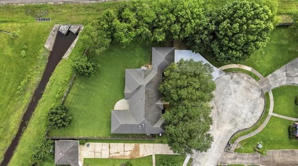 8135 Medinah Dr, Beaumont, TX 77707