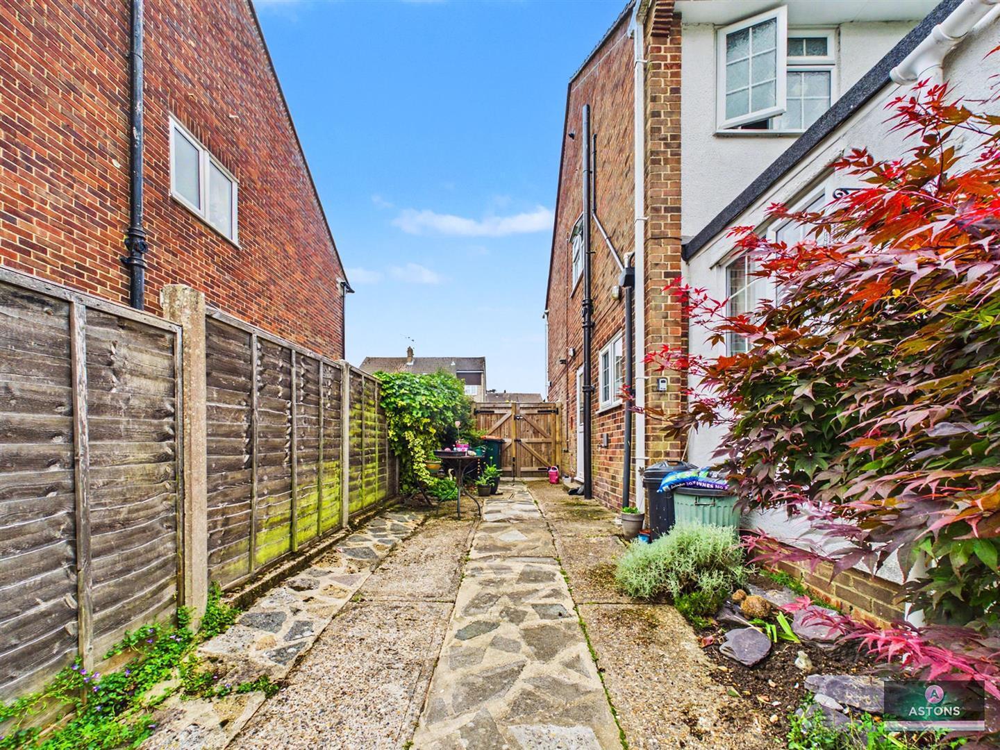 The Croft, Crawley Image 18