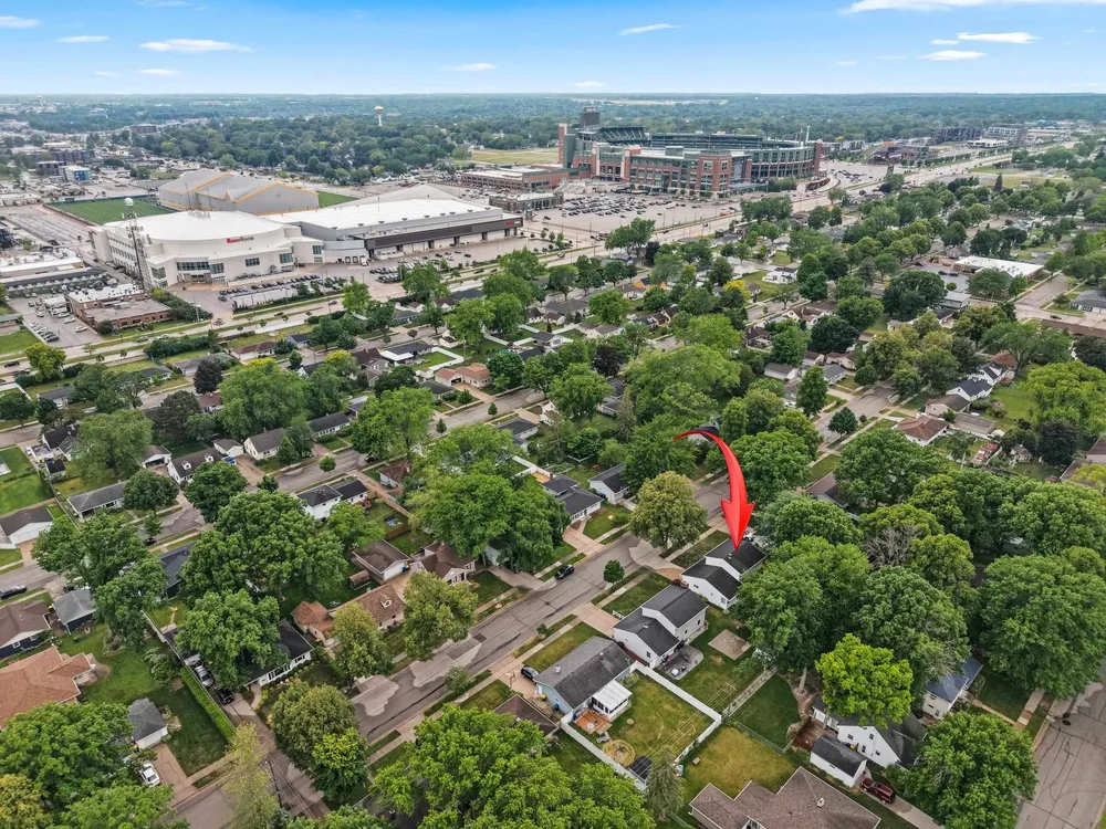 1082 Kenwood St, Green Bay, WI 54304