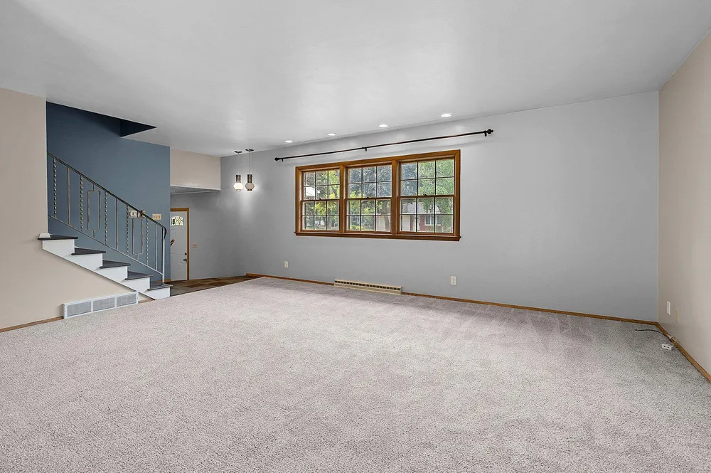1618 S Riverdale Dr, Appleton, WI 54914
