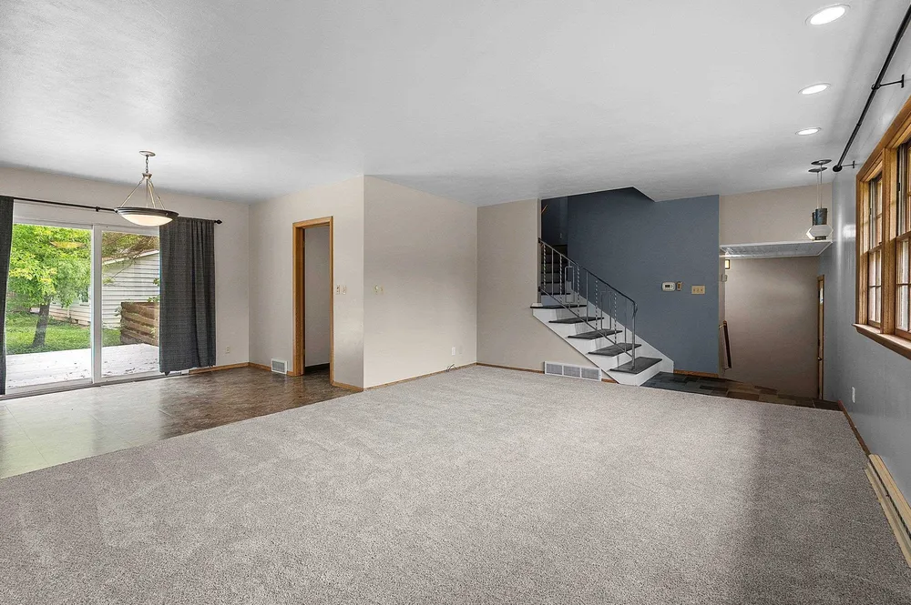 1618 S Riverdale Dr, Appleton, WI 54914