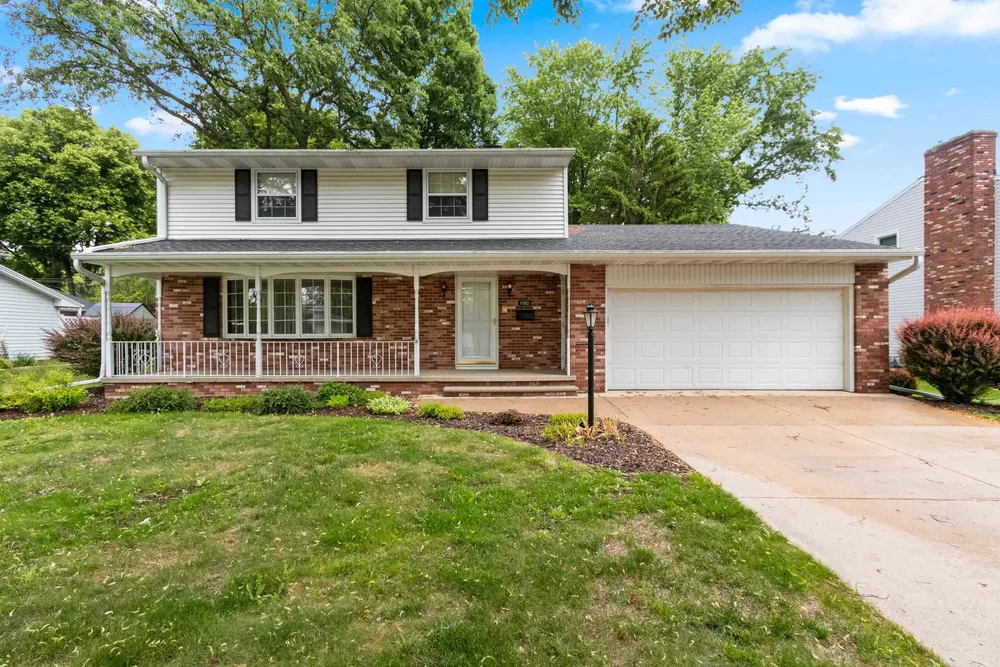 1082 Kenwood St, Green Bay, WI 54304