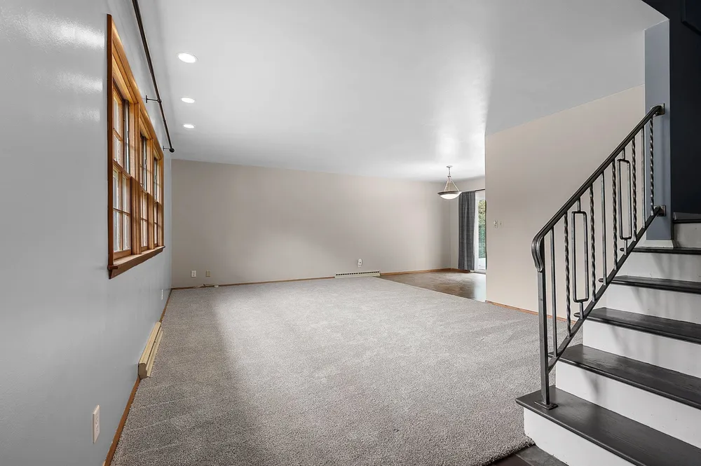 1618 S Riverdale Dr, Appleton, WI 54914