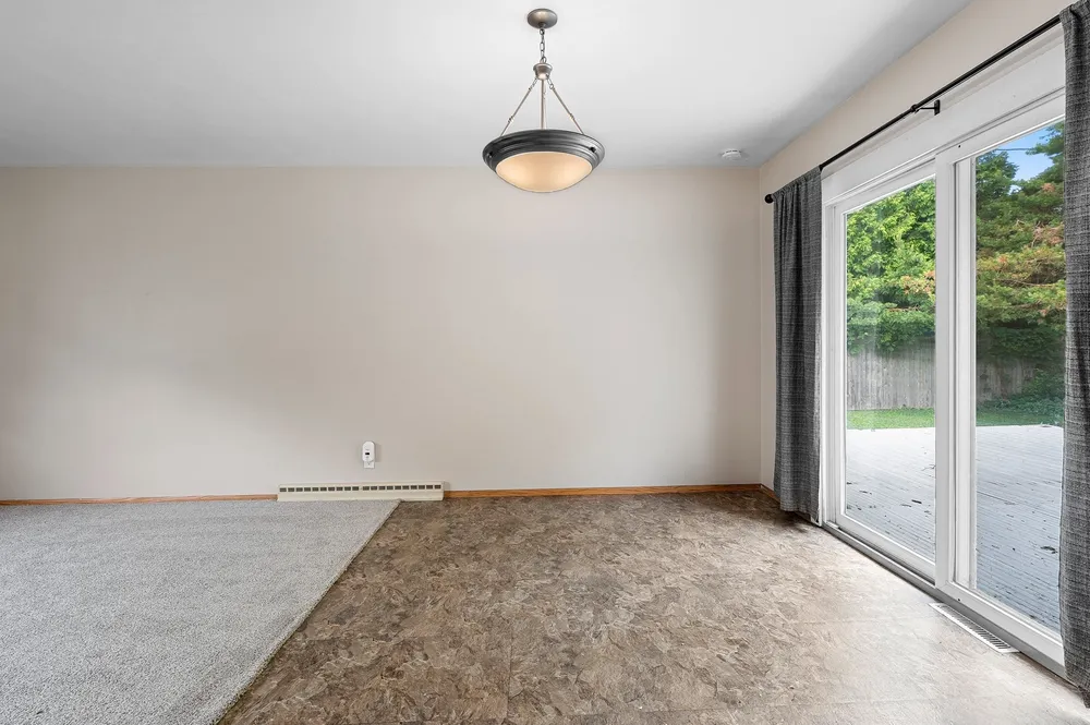 1618 S Riverdale Dr, Appleton, WI 54914