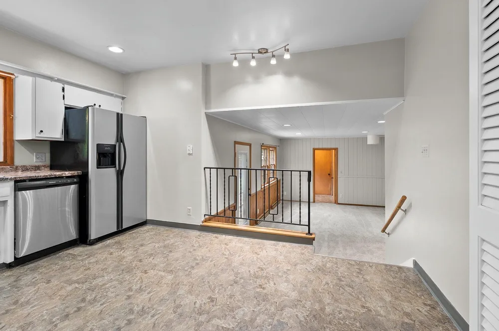 1618 S Riverdale Dr, Appleton, WI 54914