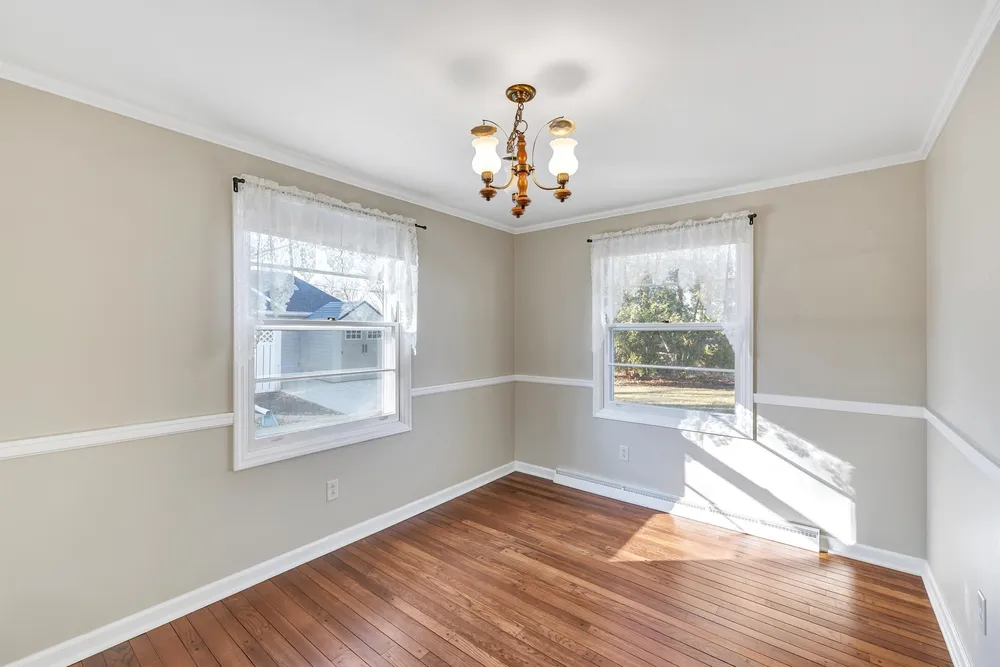 1082 Kenwood St, Green Bay, WI 54304