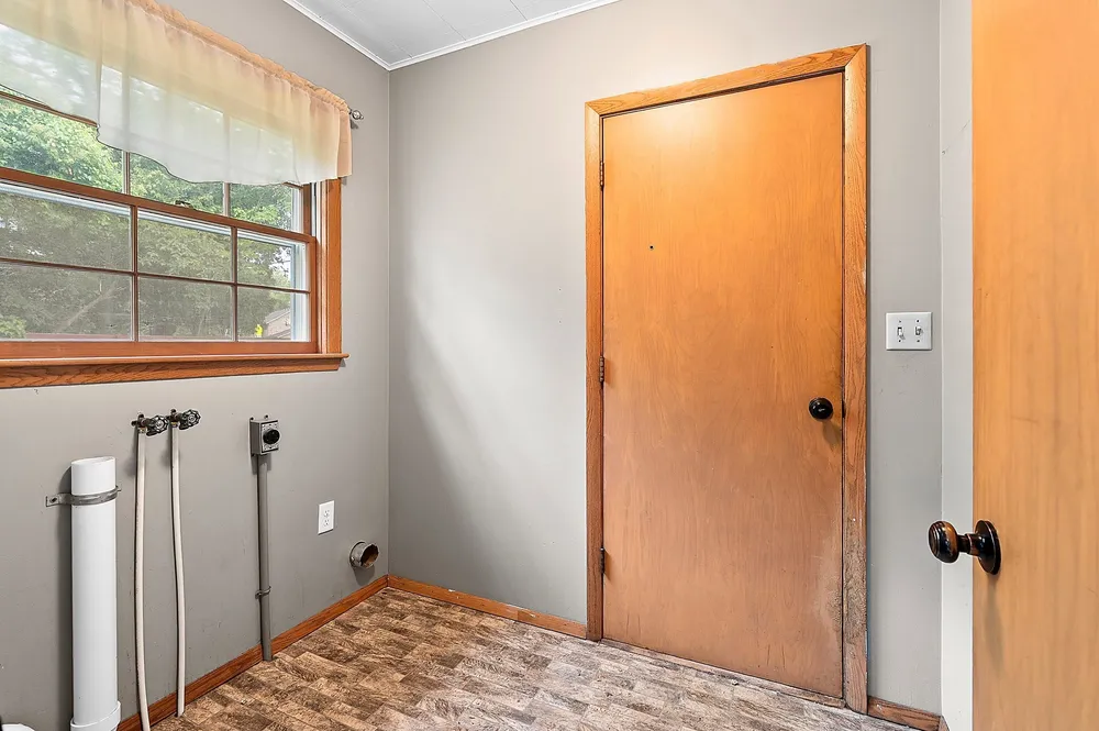 1618 S Riverdale Dr, Appleton, WI 54914