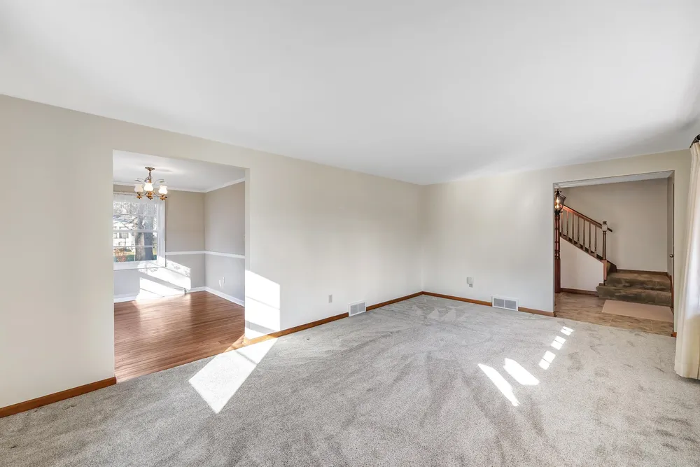 1082 Kenwood St, Green Bay, WI 54304