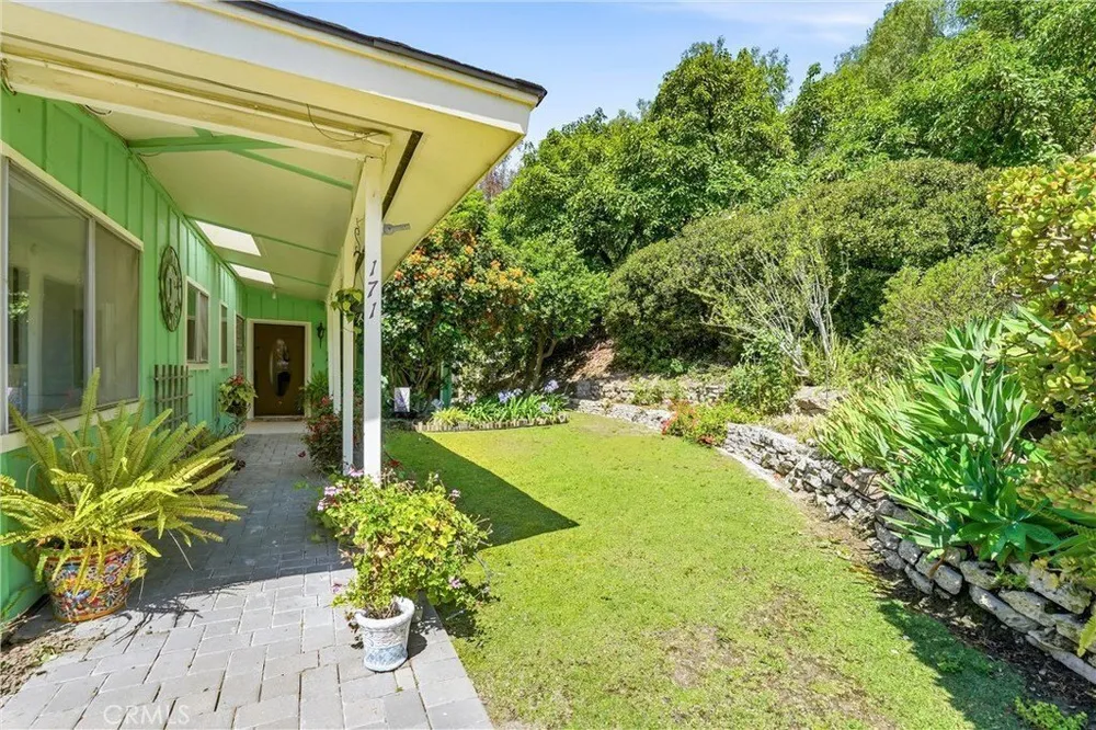 171 Canada Sombre Rd, La Habra Heights, CA 90631