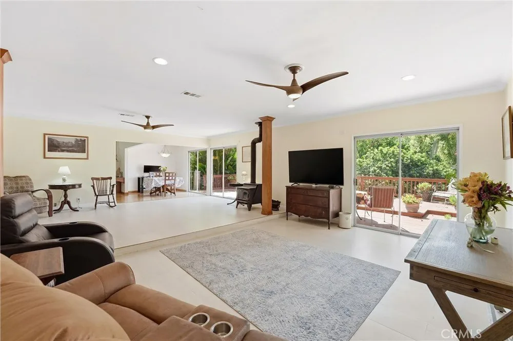 171 Canada Sombre Rd, La Habra Heights, CA 90631