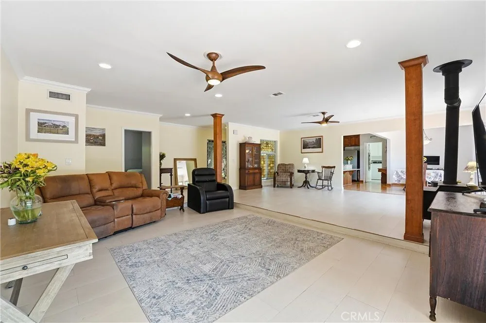 171 Canada Sombre Rd, La Habra Heights, CA 90631