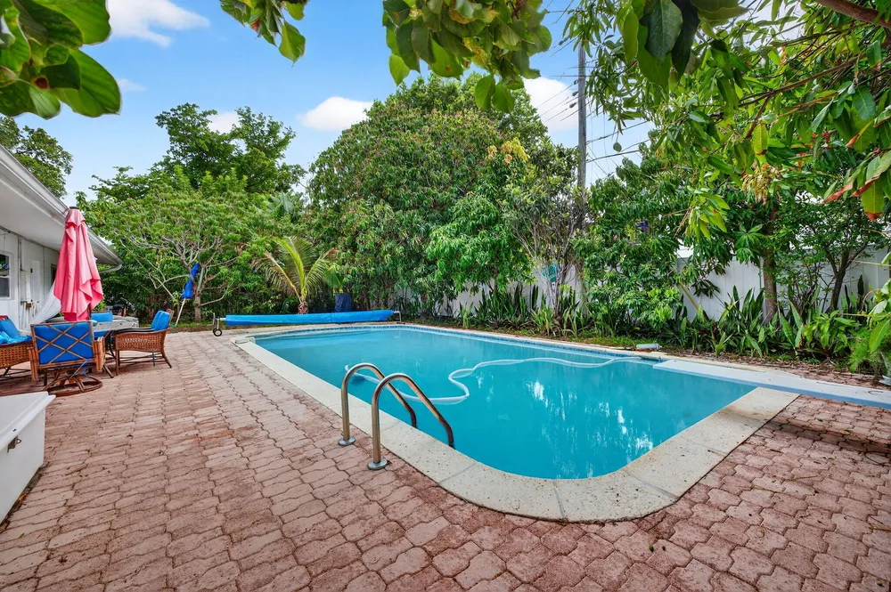 1935 SE 25th Ave, Fort Lauderdale, FL 33316