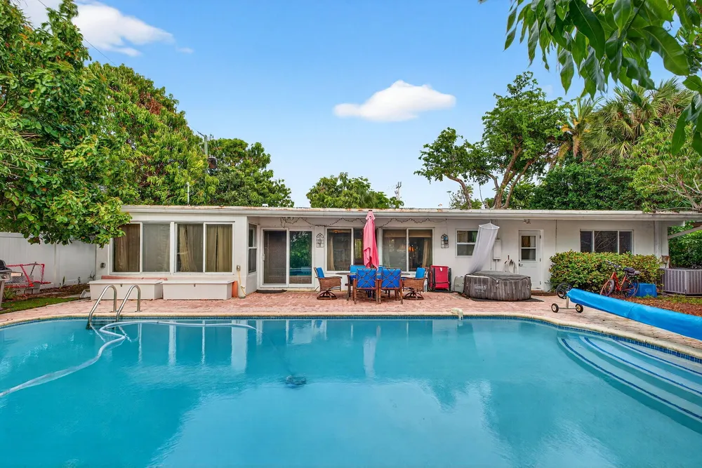1935 SE 25th Ave, Fort Lauderdale, FL 33316