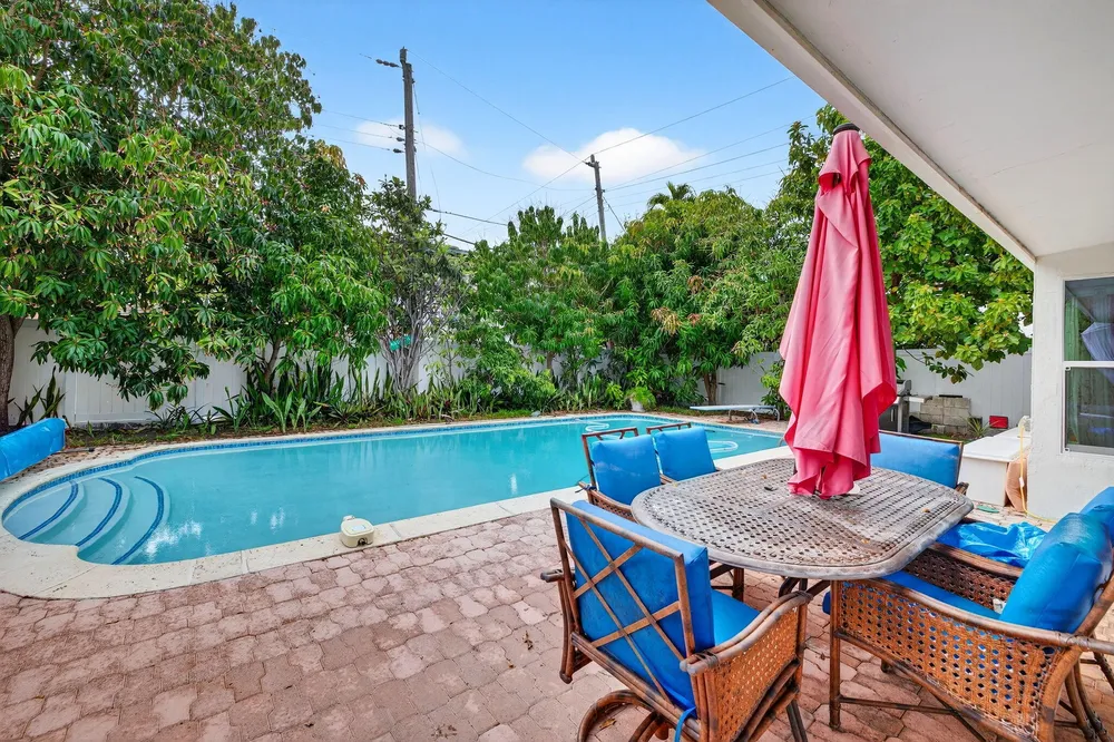 1935 SE 25th Ave, Fort Lauderdale, FL 33316