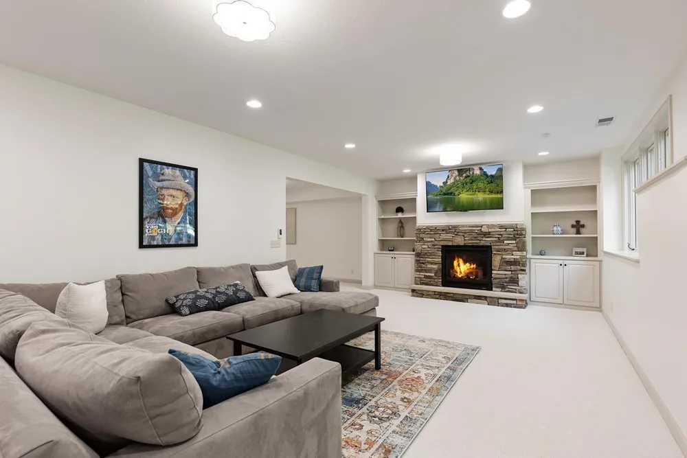 8562 French Curve, Eden Prairie, MN 55347