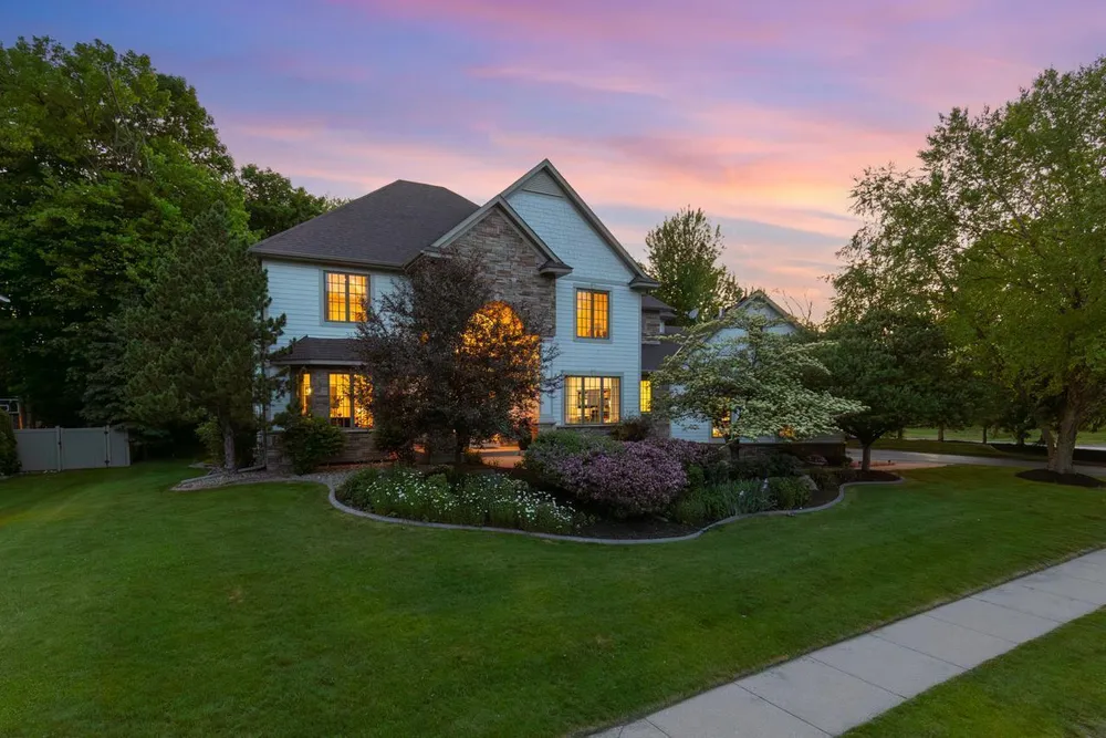 8562 French Curve, Eden Prairie, MN 55347