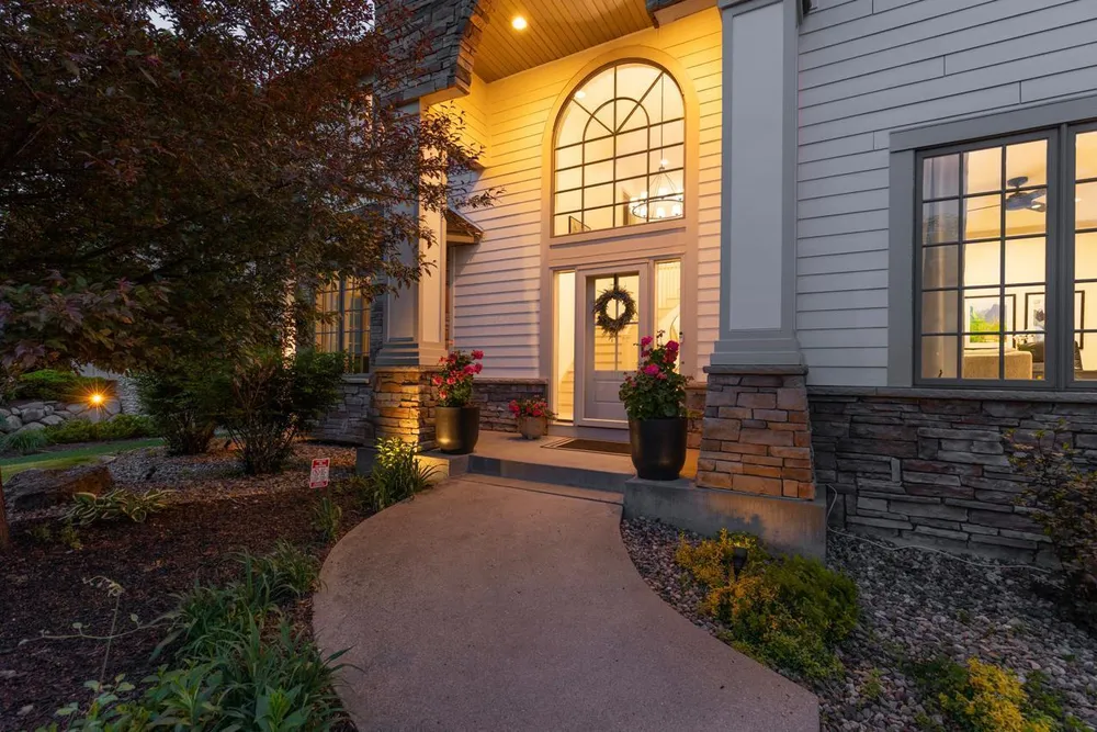 8562 French Curve, Eden Prairie, MN 55347