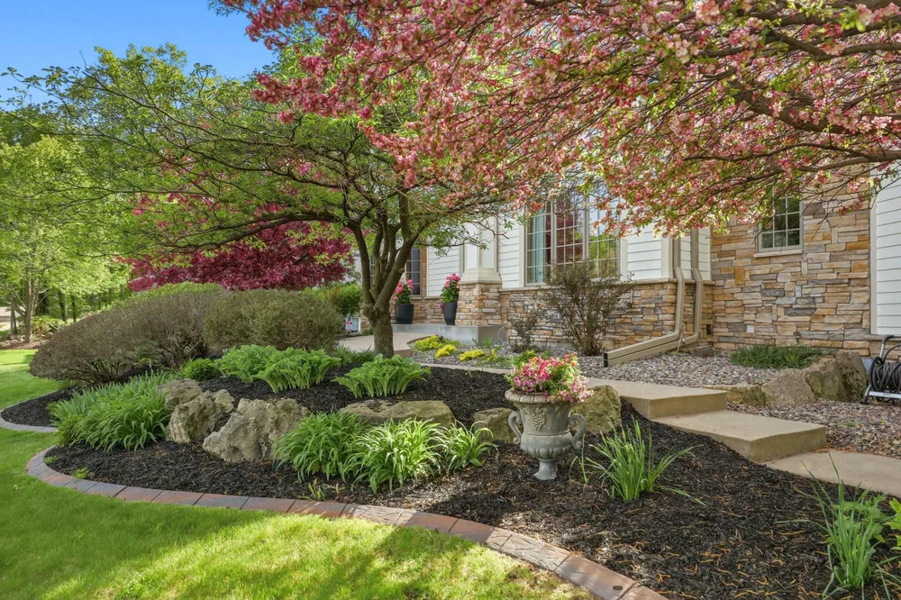 8562 French Curve, Eden Prairie, MN 55347