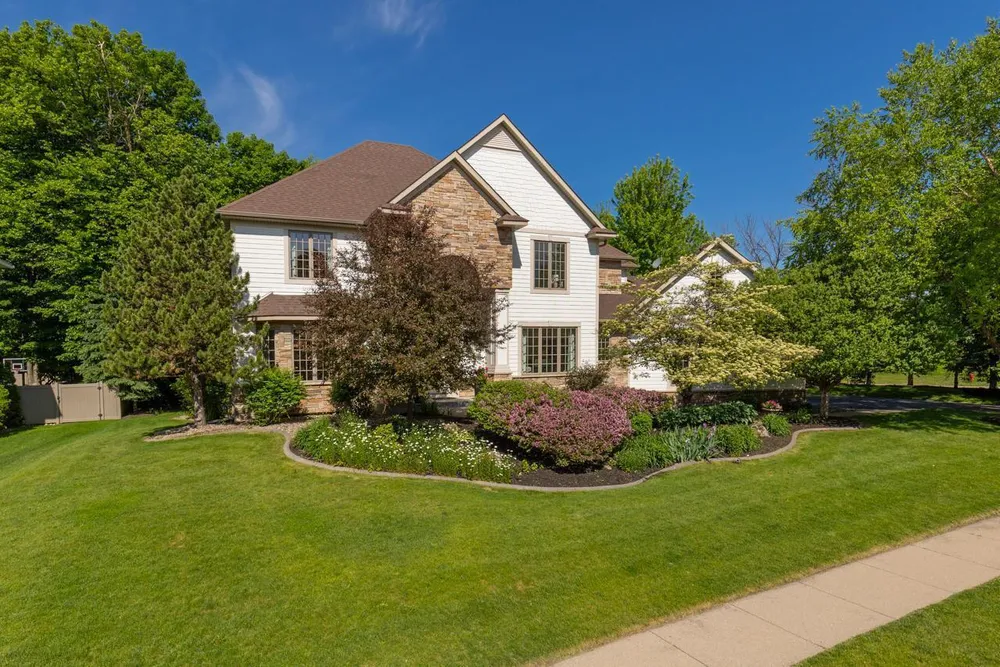 8562 French Curve, Eden Prairie, MN 55347