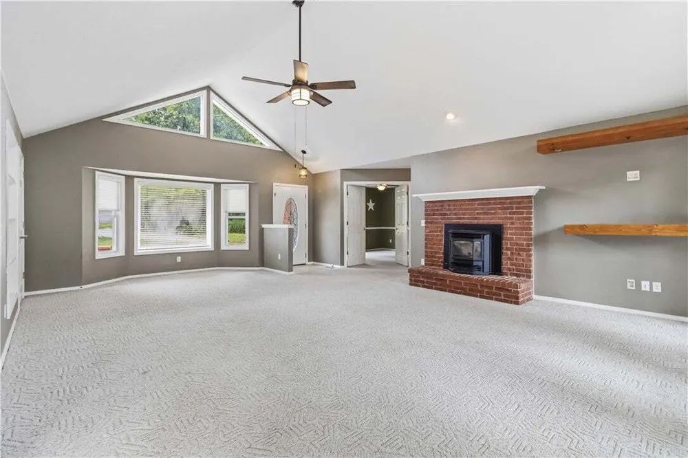 11 McManigal Ln, Bella Vista, AR 72715
