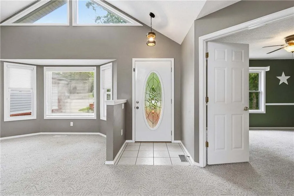 11 McManigal Ln, Bella Vista, AR 72715