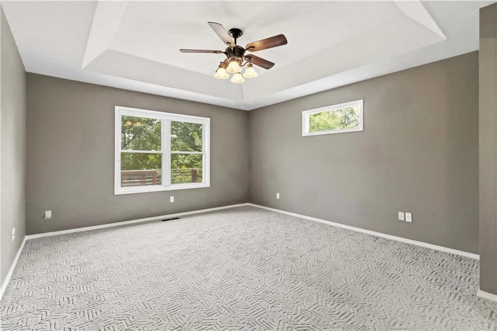 11 McManigal Ln, Bella Vista, AR 72715