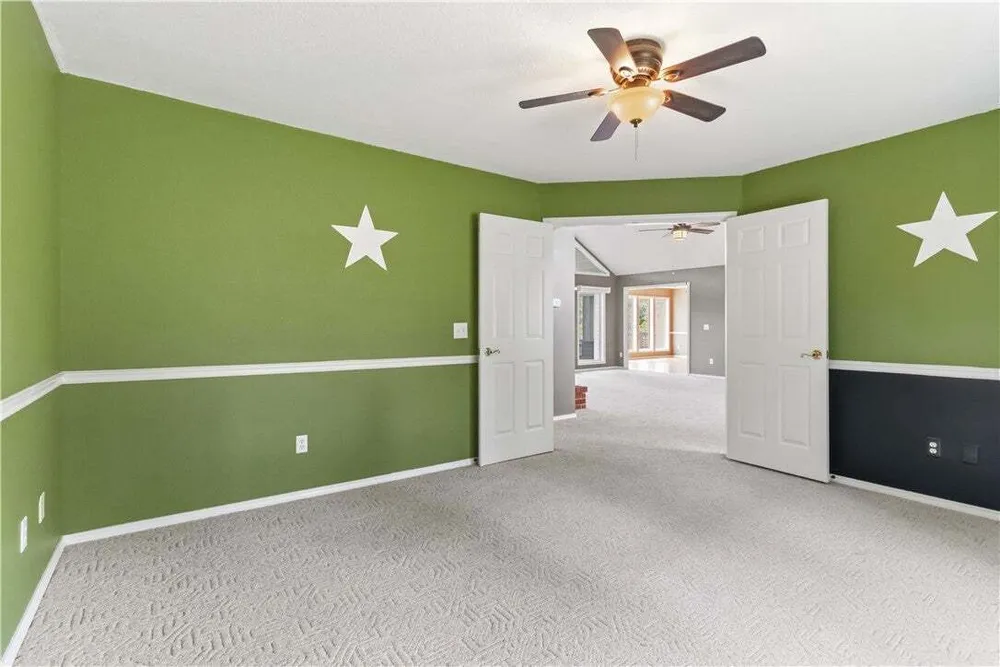 11 McManigal Ln, Bella Vista, AR 72715