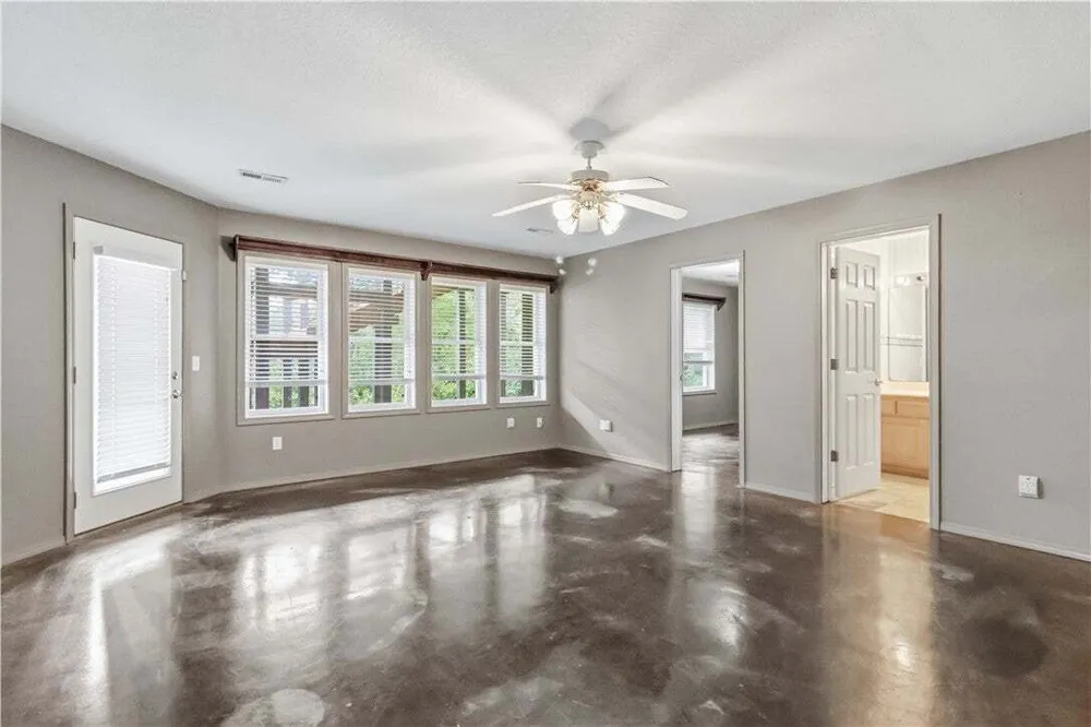 11 McManigal Ln, Bella Vista, AR 72715