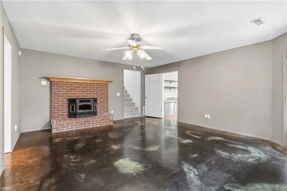 11 McManigal Ln, Bella Vista, AR 72715