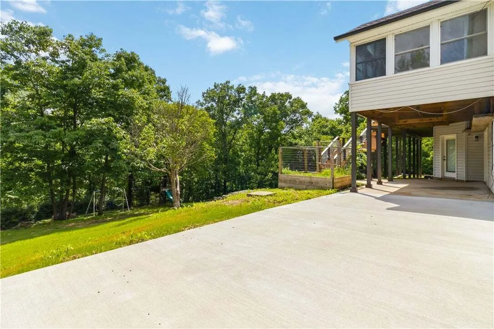 11 McManigal Ln, Bella Vista, AR 72715
