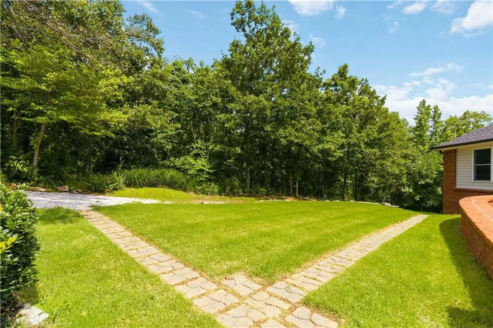 11 McManigal Ln, Bella Vista, AR 72715