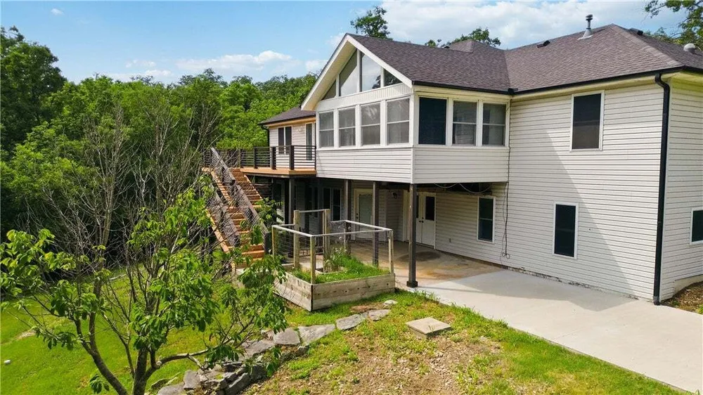 11 McManigal Ln, Bella Vista, AR 72715