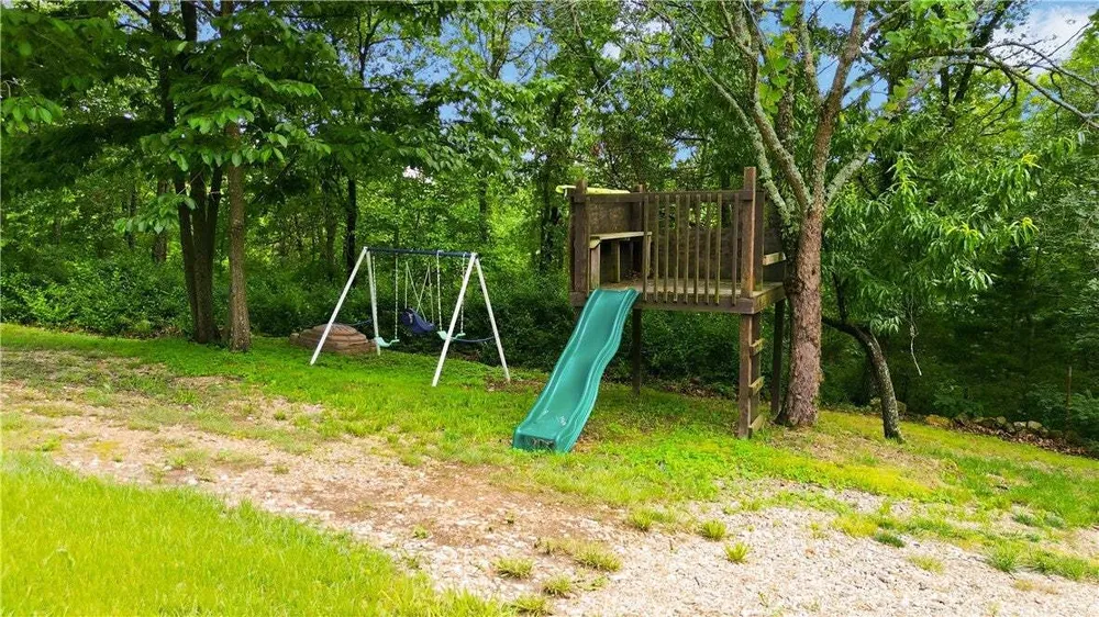 11 McManigal Ln, Bella Vista, AR 72715