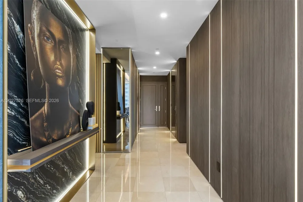 901 Brickell Key Blvd, Miami, FL 33131