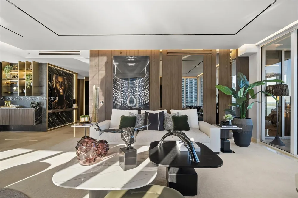 901 Brickell Key Blvd, Miami, FL 33131