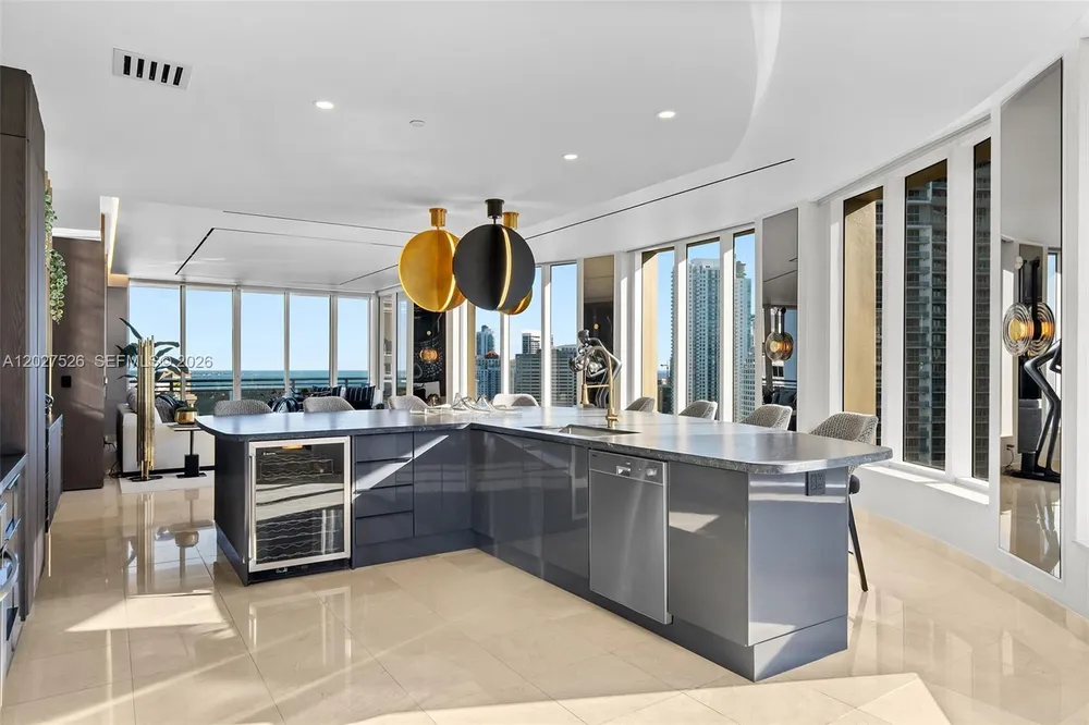 901 Brickell Key Blvd, Miami, FL 33131