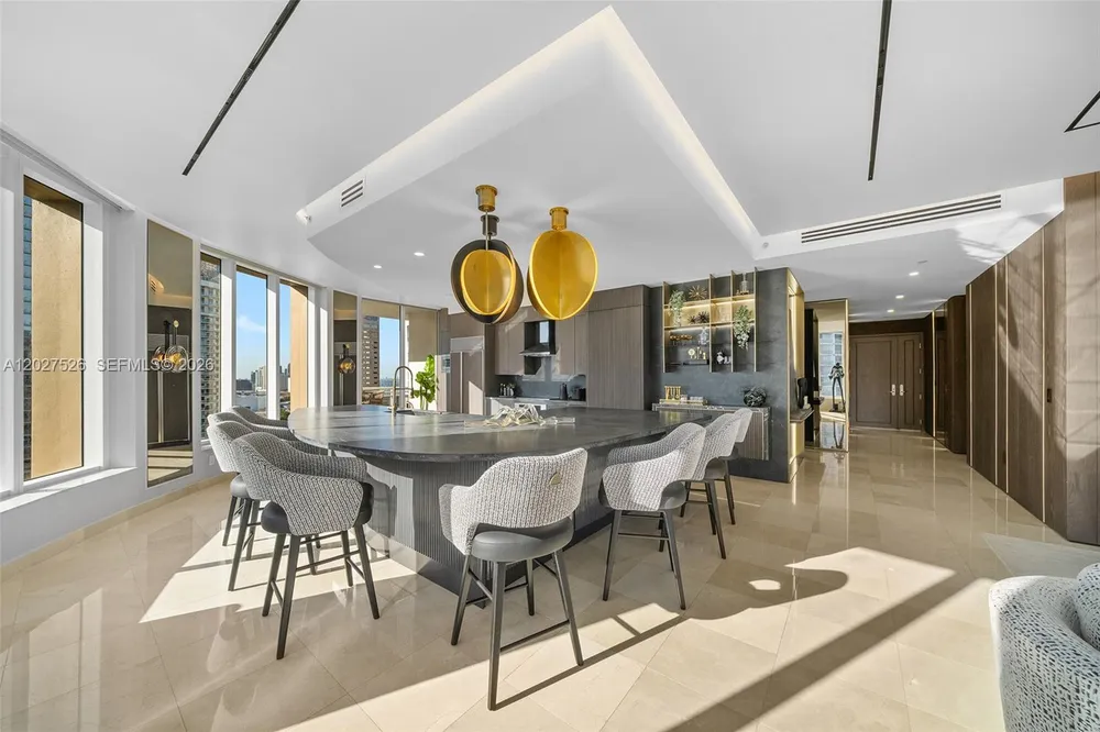 901 Brickell Key Blvd, Miami, FL 33131