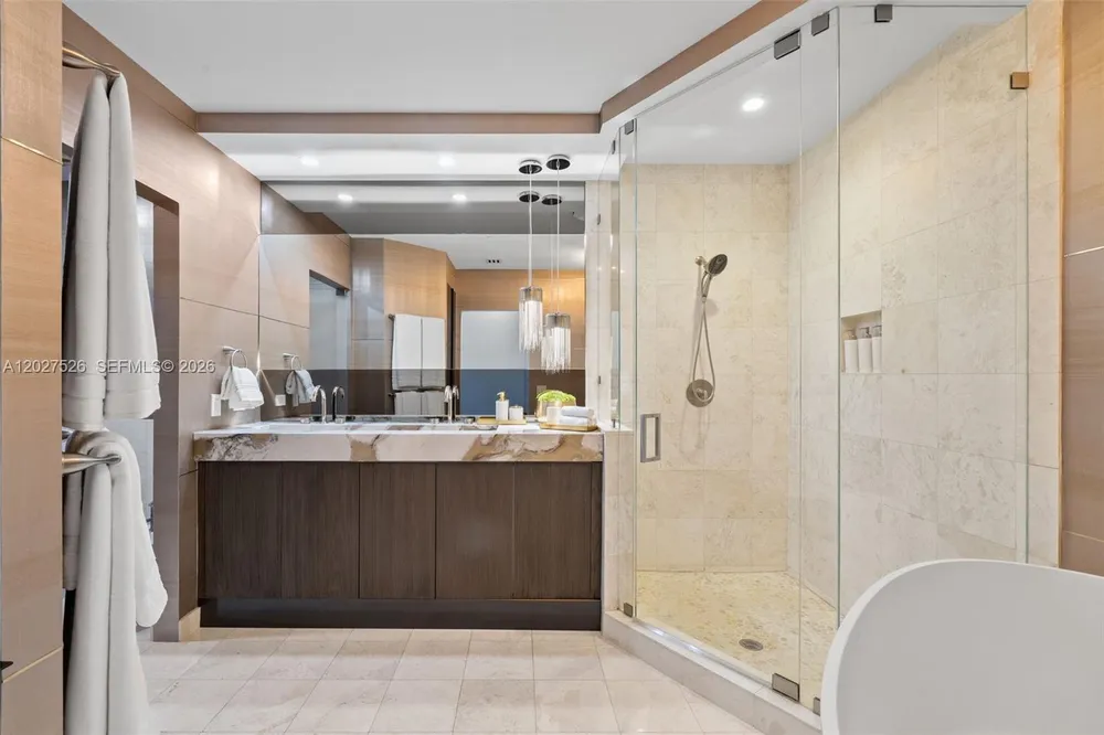 901 Brickell Key Blvd, Miami, FL 33131