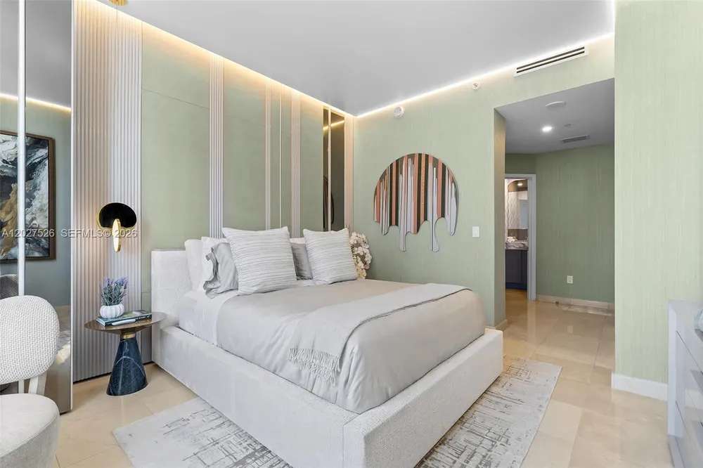 901 Brickell Key Blvd, Miami, FL 33131