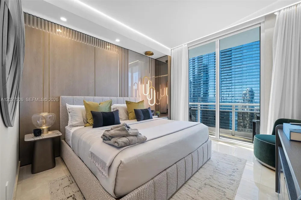 901 Brickell Key Blvd, Miami, FL 33131