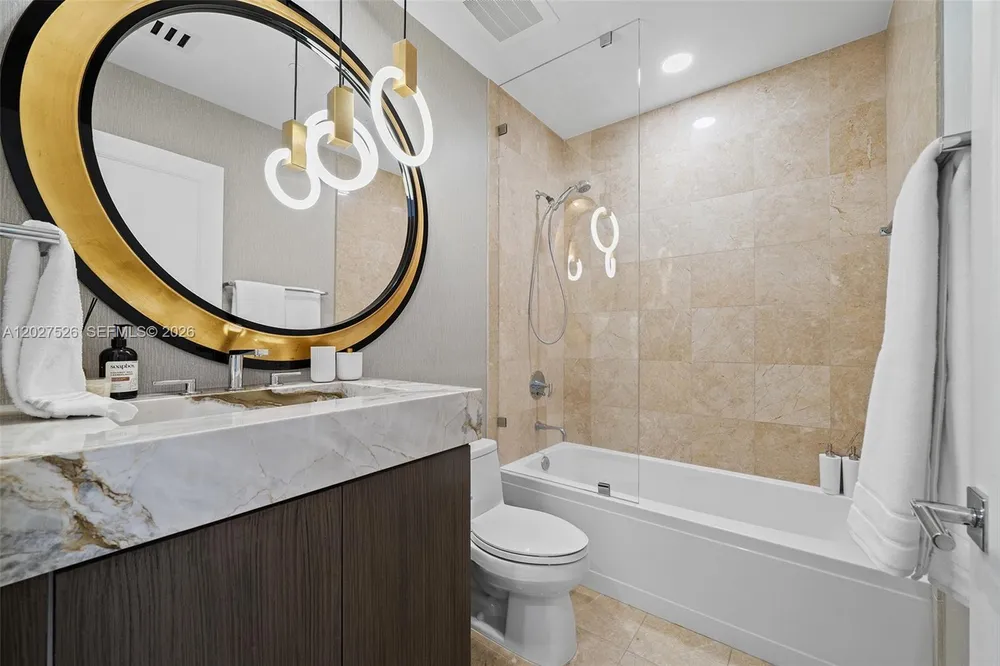 901 Brickell Key Blvd, Miami, FL 33131