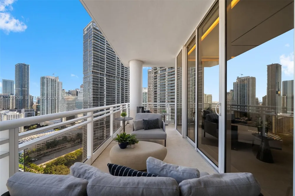 901 Brickell Key Blvd, Miami, FL 33131