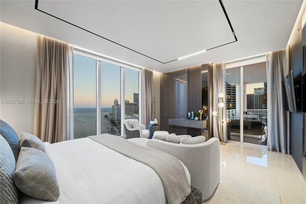 901 Brickell Key Blvd, Miami, FL 33131