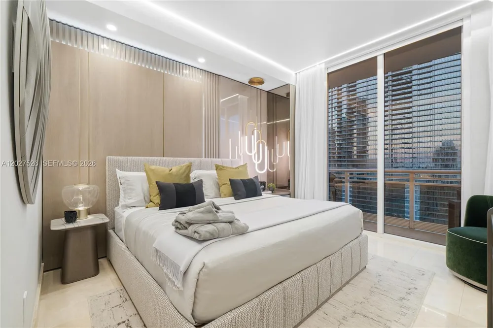901 Brickell Key Blvd, Miami, FL 33131