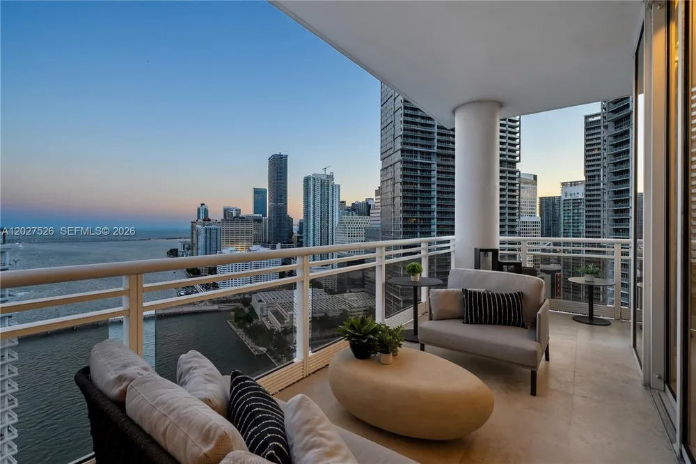 901 Brickell Key Blvd, Miami, FL 33131
