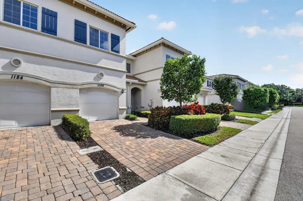 1186 Paisley Ct, Lake Worth Beach, FL 33461