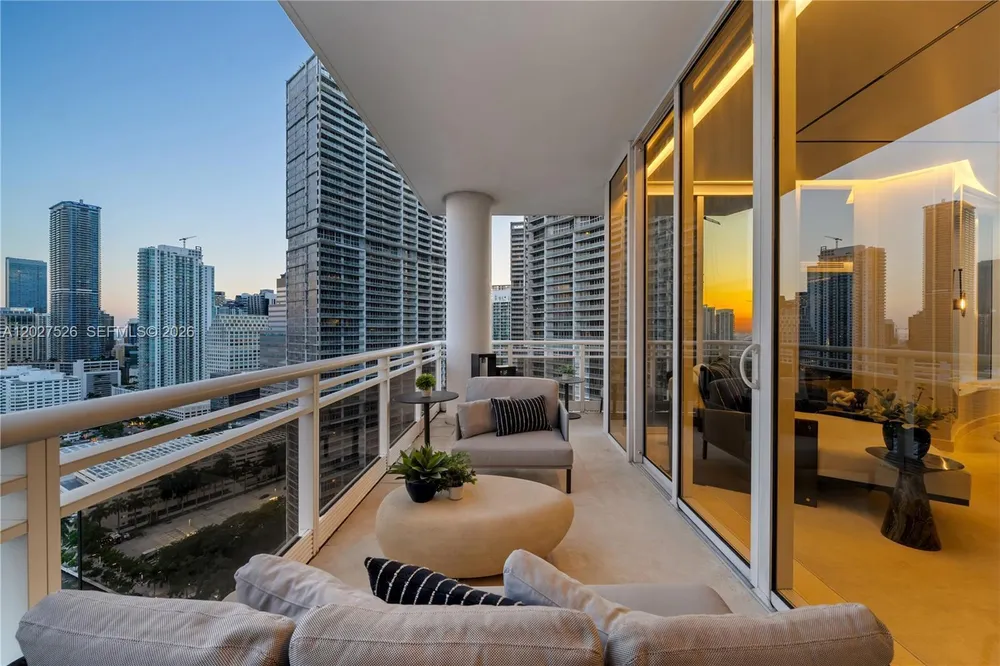 901 Brickell Key Blvd, Miami, FL 33131