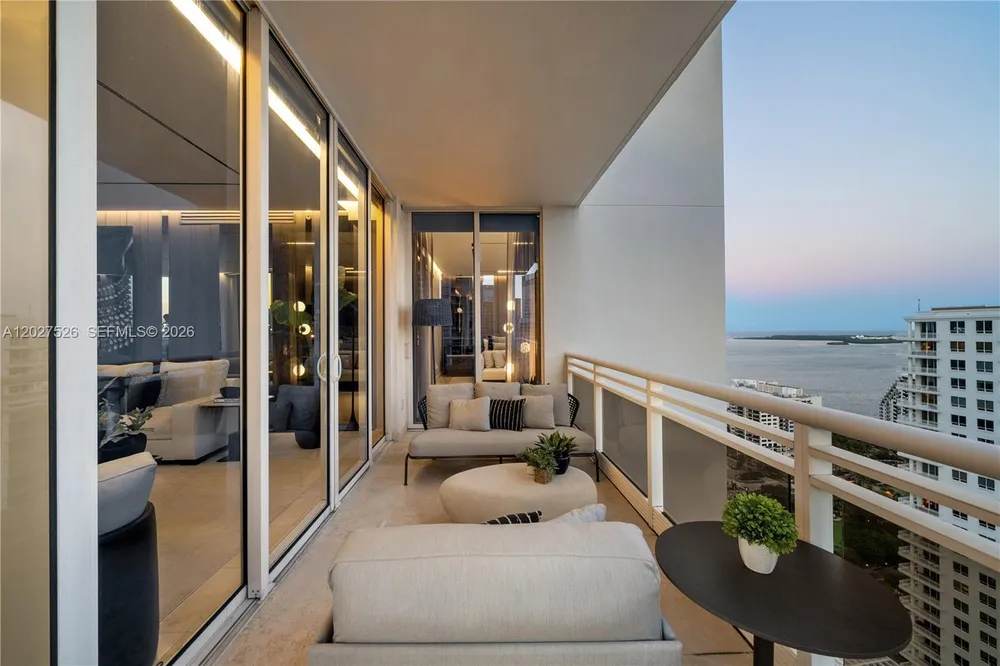 901 Brickell Key Blvd, Miami, FL 33131