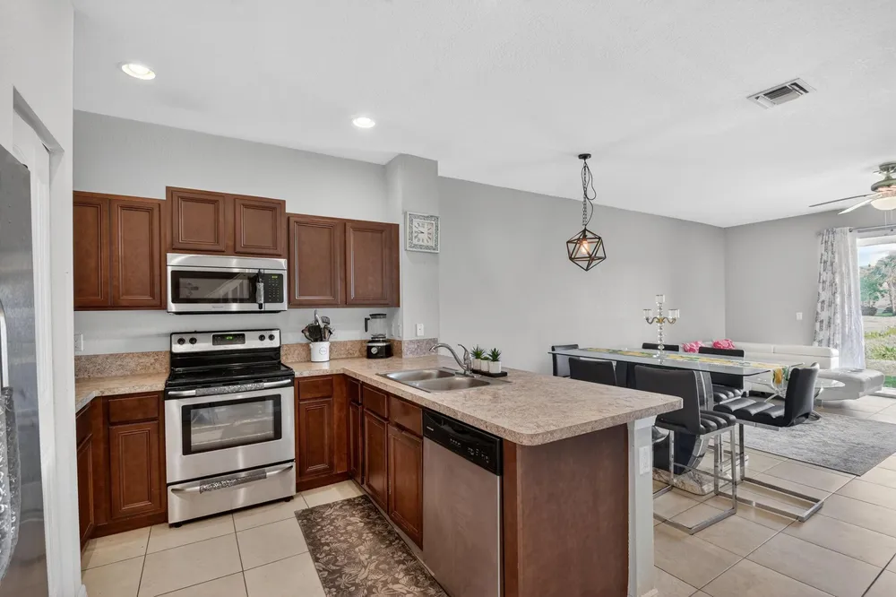 1186 Paisley Ct, Lake Worth Beach, FL 33461