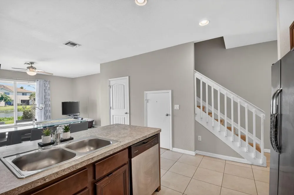 1186 Paisley Ct, Lake Worth Beach, FL 33461